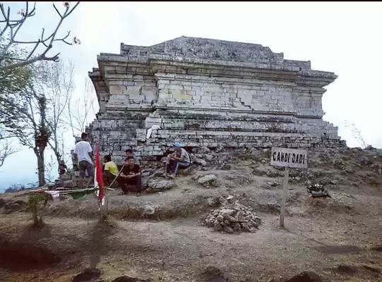 Candi Dadi Learning Center Tulungagung