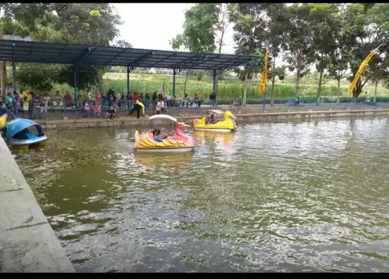 Kolam Renang Dan Pemancingan Tulungagung