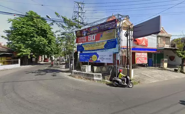 Makan Bersama Teman Kerja Di Tulungagung