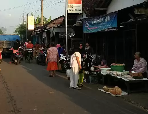 Pasar Cakruk Tiudan Tulungagung