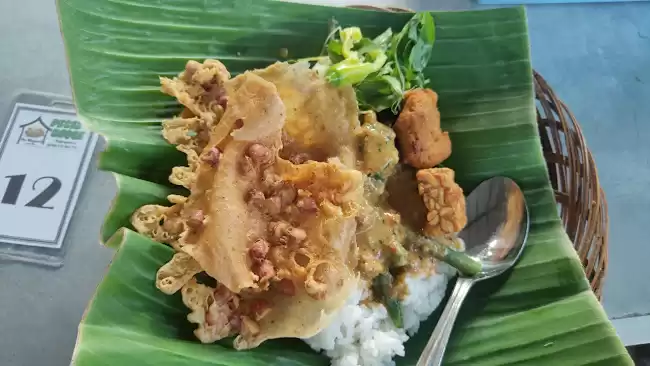 Nasi Pecel Bu Muyasri Tulungagung