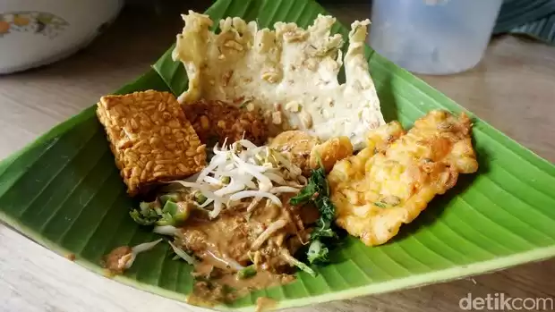 Nasi Pecel Mbok Ten Tulungagung