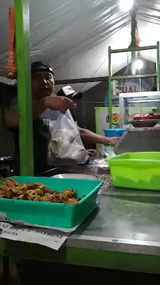 Warung Ayam & Bebek Goreng Poetro Jowo Tulungagung