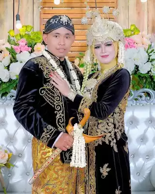 Evania Rias Tulungagung