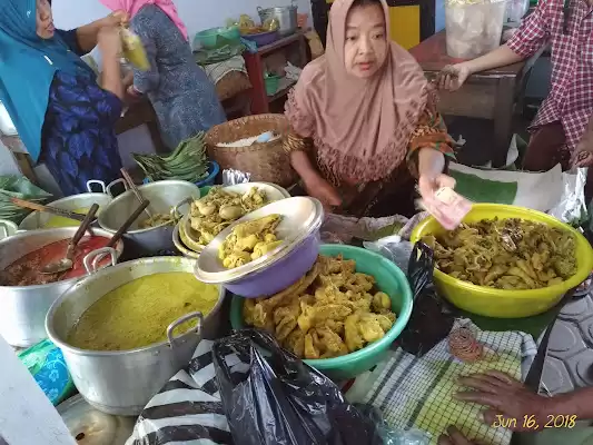 Sarapan Pagi Nasi Lodho Bu Yati Tulungagung